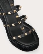 ROCKSTUD ANKLE STRAP WEDGE SANDAL IN CALFSKIN LEATHER 95 MM - Image 3